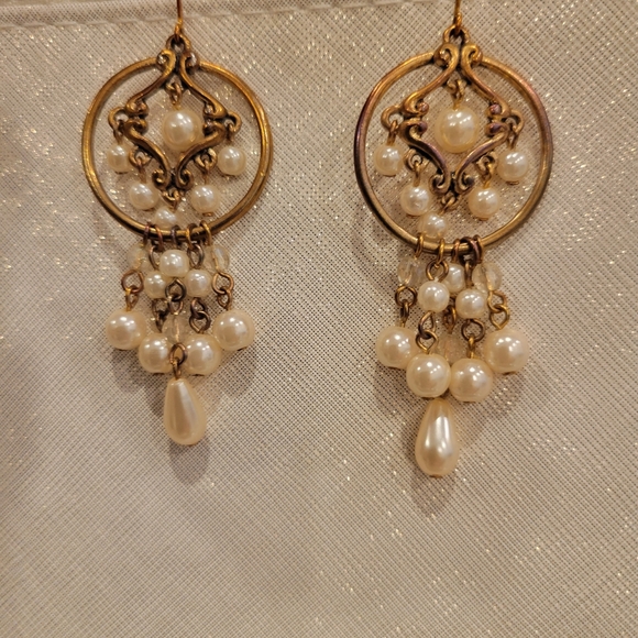 Chandelier Dangle Earrings Gold Tone with Faux Pearls - Picture 1 of 3